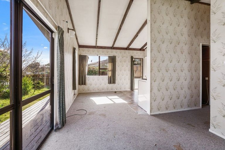 Photo of property in 42 Norfolk Crescent, Otaki Beach, Otaki, 5512