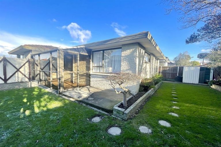Photo of property in 1/107 Main North Road, Papanui, Christchurch, 8052