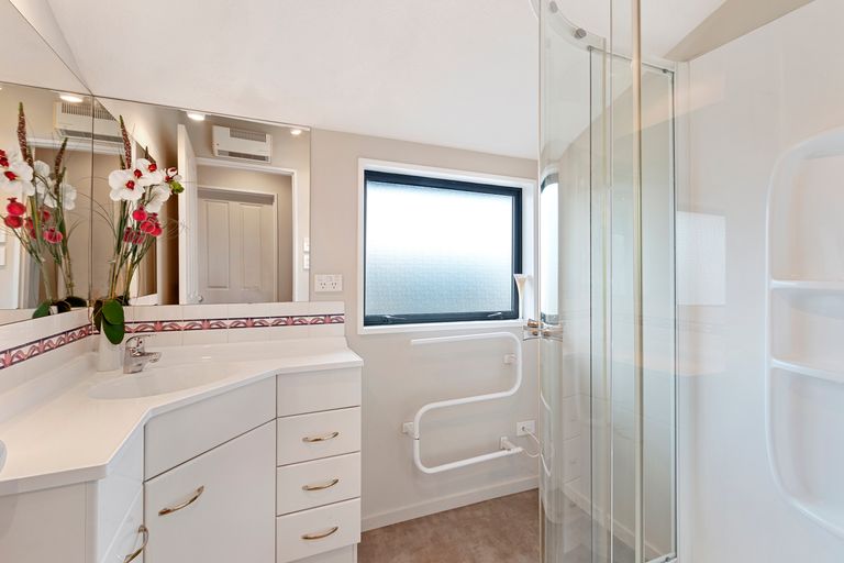 Photo of property in 19 Empress Place, Halswell, Christchurch, 8025