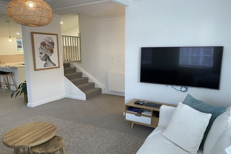 Photo of property in 6 Coote Road, Bluff Hill, Napier, 4110