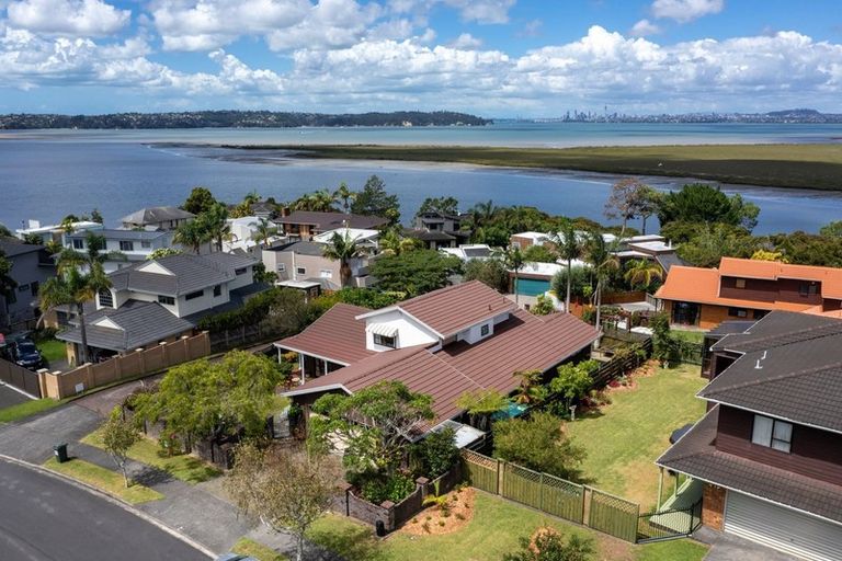 Photo of property in 33 Renoir Street, West Harbour, Auckland, 0618