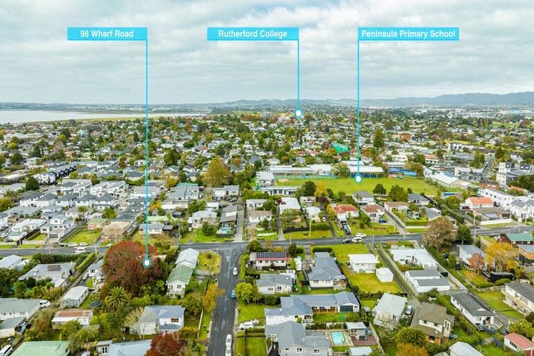 Photo of property in 98 Wharf Road, Te Atatu Peninsula, Auckland, 0610
