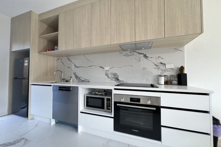 Photo of property in 4/25 Abbotleigh Avenue, Te Atatu Peninsula, Auckland, 0610