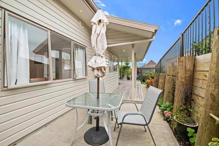 Photo of property in 14 Evelyn Road, Cockle Bay, Auckland, 2014