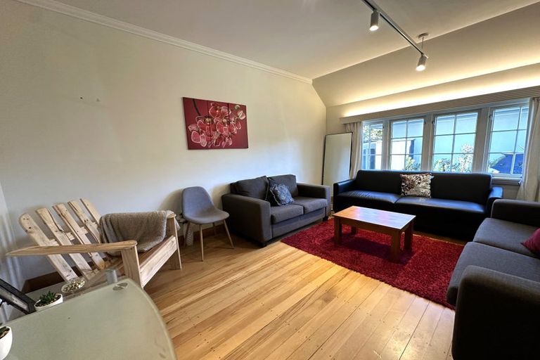 Photo of property in 2/43 Tahunanui Drive, Tahunanui, Nelson, 7011