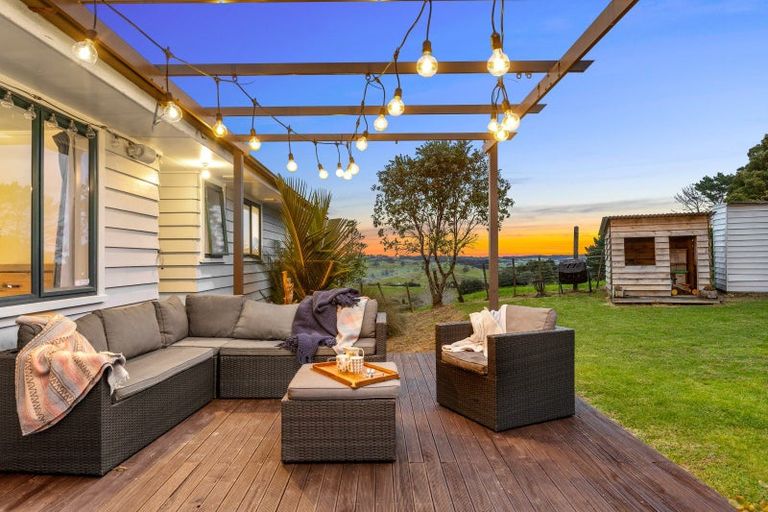 Photo of property in 211 Whitehills Road, Waitoki, Silverdale, 0994