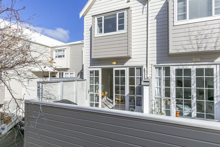 Photo of property in 37 Little George Street, Thorndon, Wellington, 6011