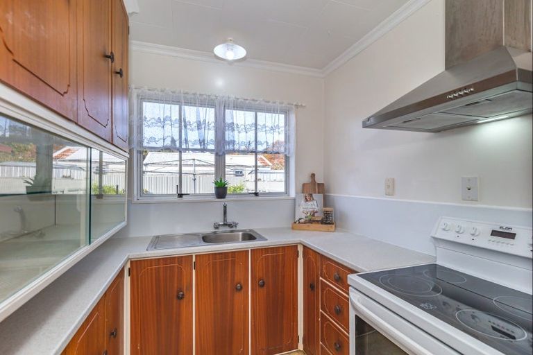 Photo of property in 102a Winchester Street, Levin, 5510