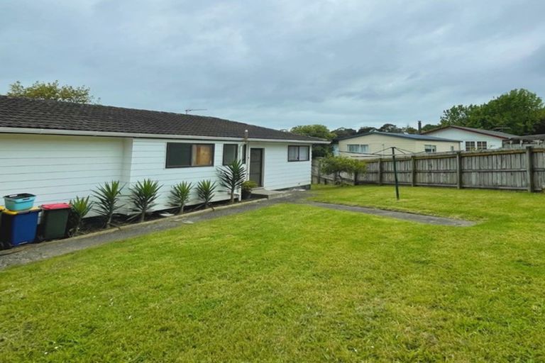 Photo of property in 25 Virgo Place, Glen Eden, Auckland, 0602