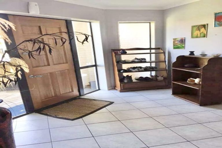 Photo of property in 13 Trossach Place, Wattle Downs, Auckland, 2103