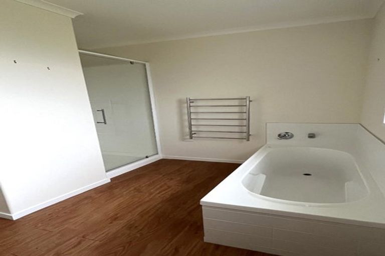 Photo of property in 27 Carrington Drive, Carterton, 5713