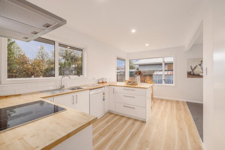 Photo of property in 19 Eglinton Street, Avondale, Christchurch, 8061