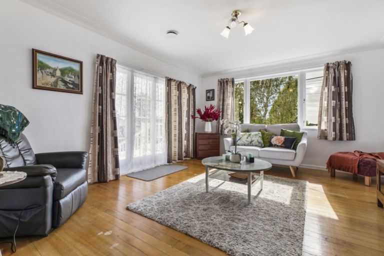 Photo of property in 118 Don Buck Road, Massey, Auckland, 0614