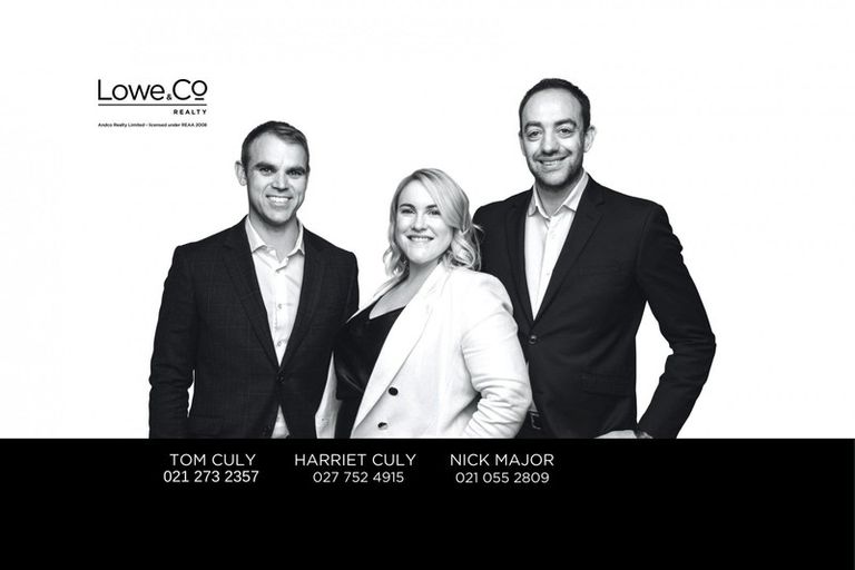 Photo of property in Dorchester Apartments, 144 Oriental Parade, Oriental Bay, Wellington, 6011