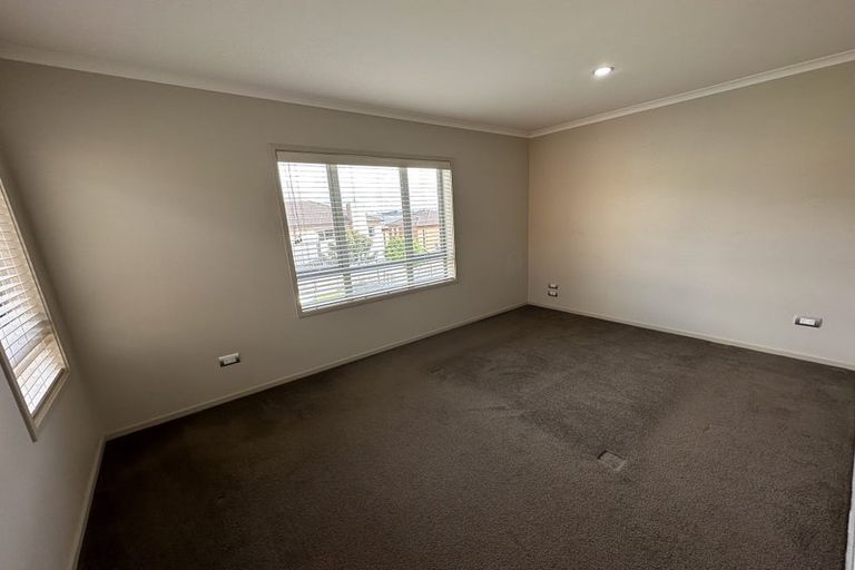 Photo of property in 8 Horizon View Road, Oteha, Auckland, 0632