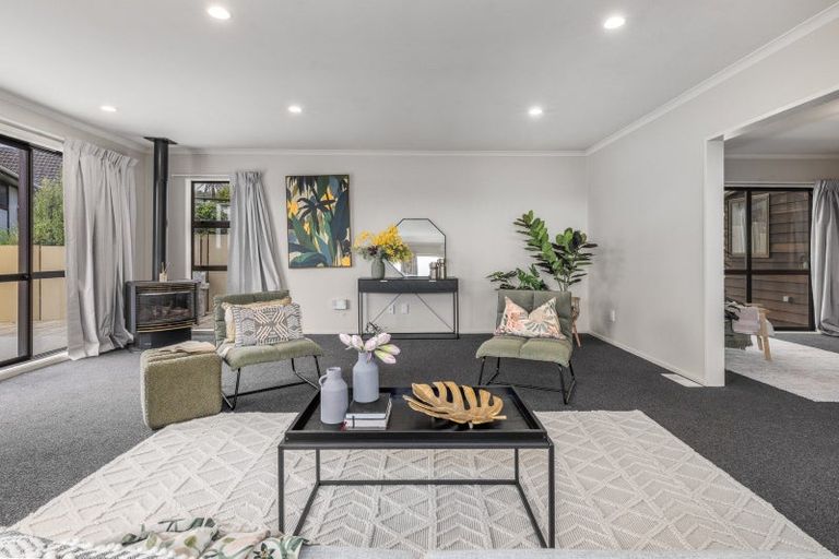 Photo of property in 30 Kinloch Place, Papakowhai, Porirua, 5024