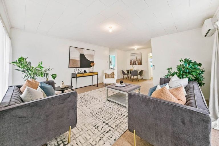 Photo of property in 2/36 Blacklock Avenue, Henderson, Auckland, 0612