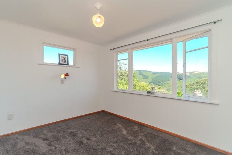Photo of property in 28 Huntingdon Street, Northland, Wellington, 6012