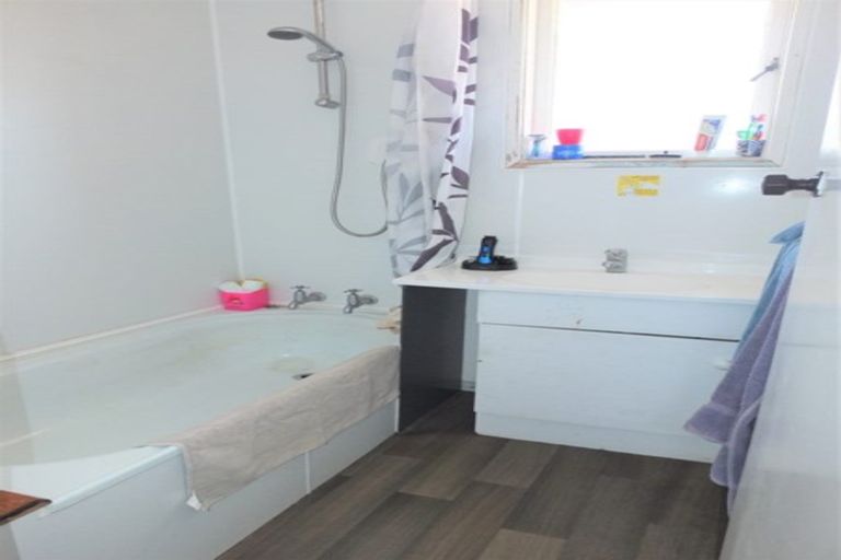 Photo of property in 4 Taraire Crescent, Otangarei, Whangarei, 0112