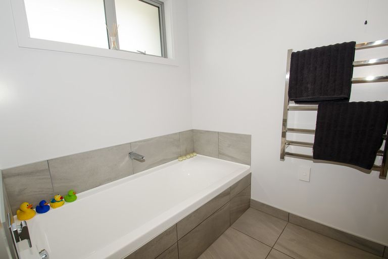 Photo of property in 30 Grandvista Drive, Green Island, Dunedin, 9018