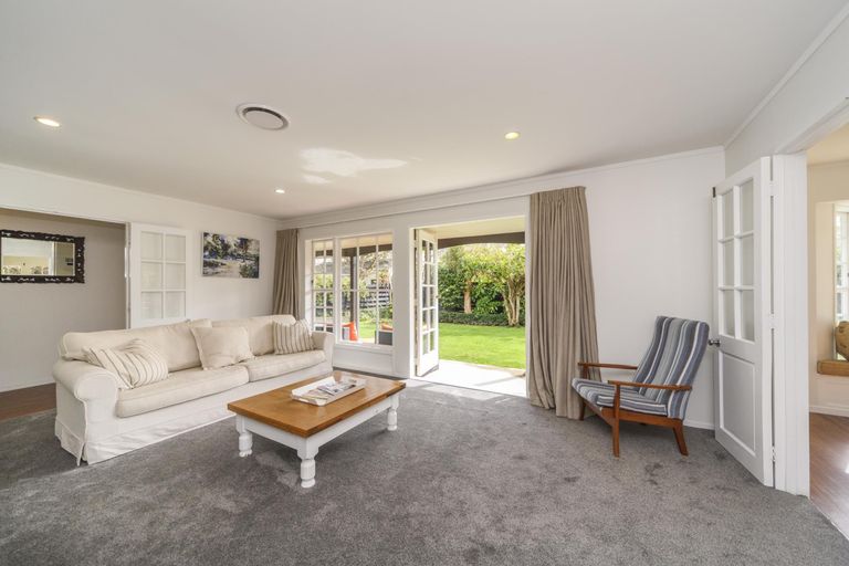 Photo of property in 92 Roy Street, Palmerston North, 4410