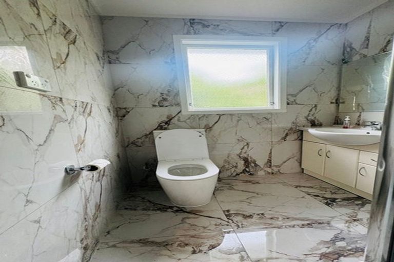 Photo of property in 1 Rondorlyn Place, Manurewa, Auckland, 2102