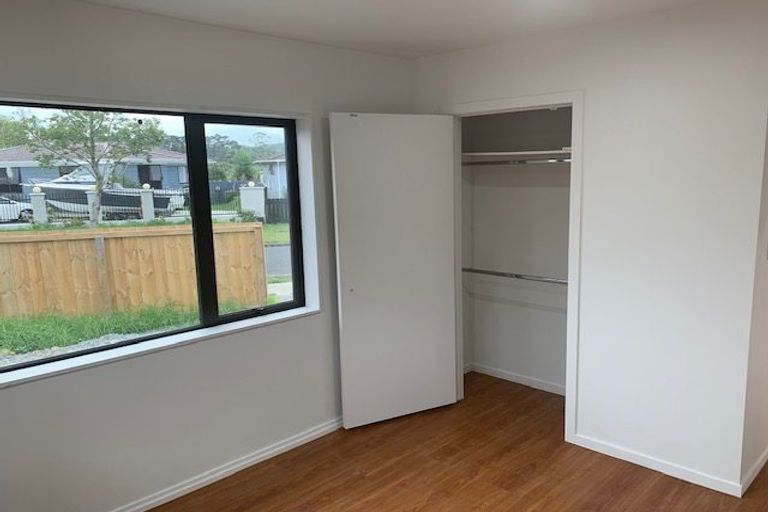 Photo of property in 4a Karepo Crescent, Ranui, Auckland, 0612