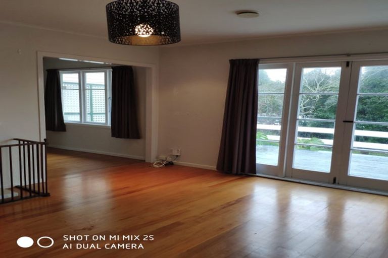 Photo of property in 73 Kervil Avenue, Te Atatu Peninsula, Auckland, 0610