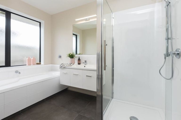 Photo of property in 21 Kingsbridge Drive, Burwood, Christchurch, 8083