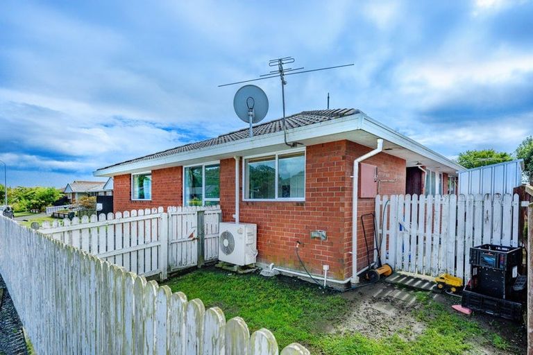 Photo of property in 1/45 Shannon Place, Belfast, Christchurch, 8051