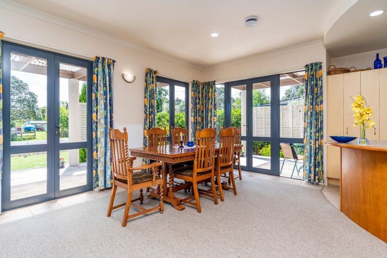 Photo of property in 6 Regent Street, Whakapirau, Maungaturoto, 0583