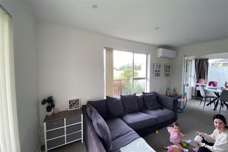 Photo of property in 8 Winiata Place, Otaki, 5512