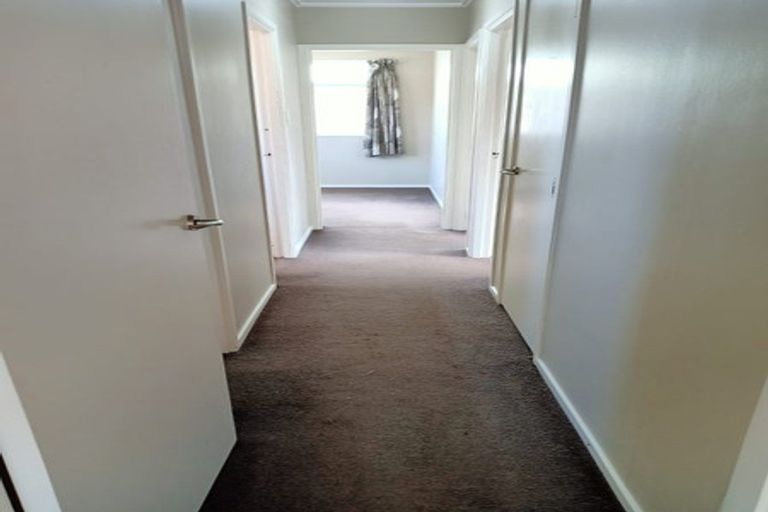 Photo of property in 30 Sunline Avenue, Massey, Auckland, 0614