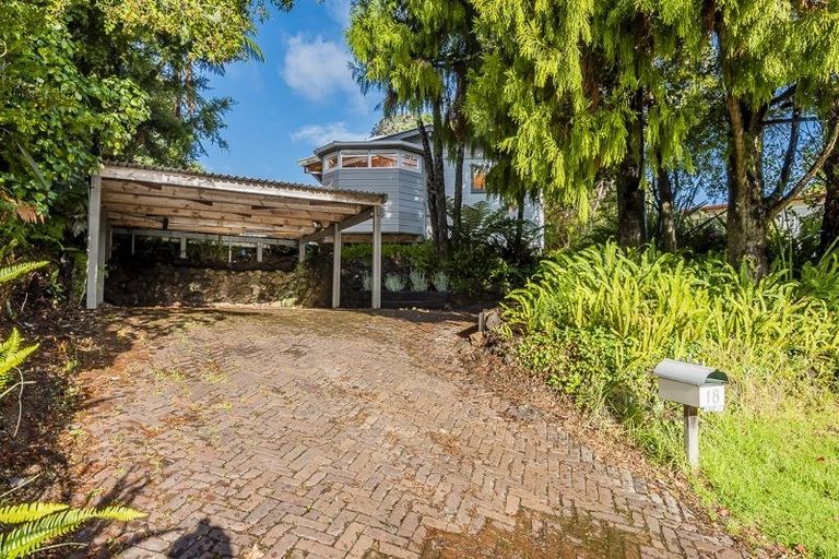 Photo of property in 18 Easter Parade, Glen Eden, Auckland, 0602
