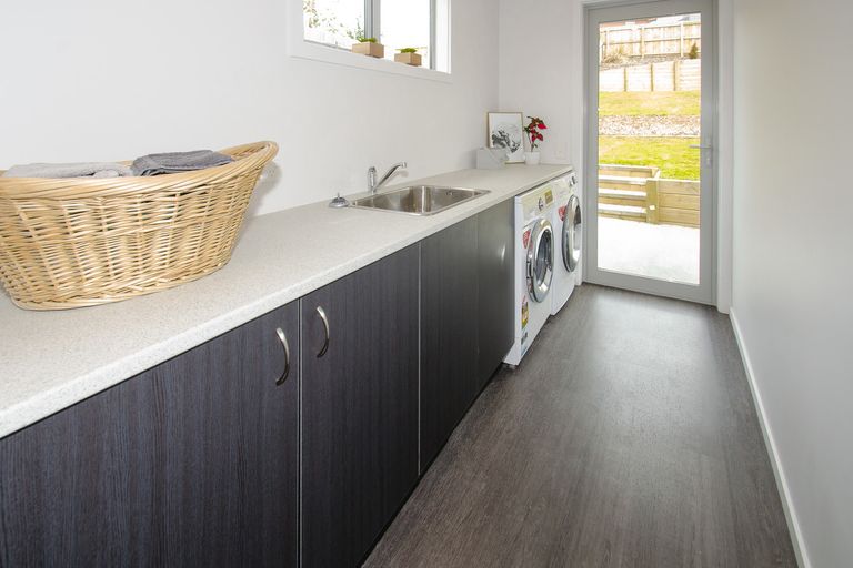 Photo of property in 30 Grandvista Drive, Green Island, Dunedin, 9018