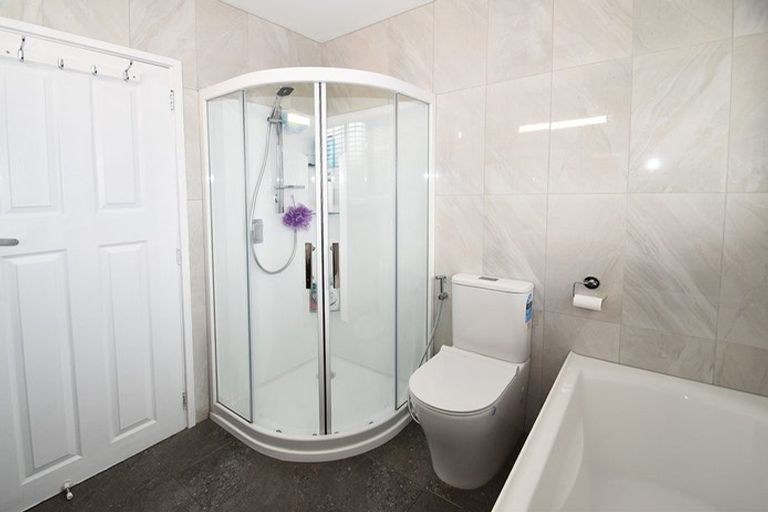 Photo of property in 26 Jaemont Avenue, Te Atatu South, Auckland, 0610