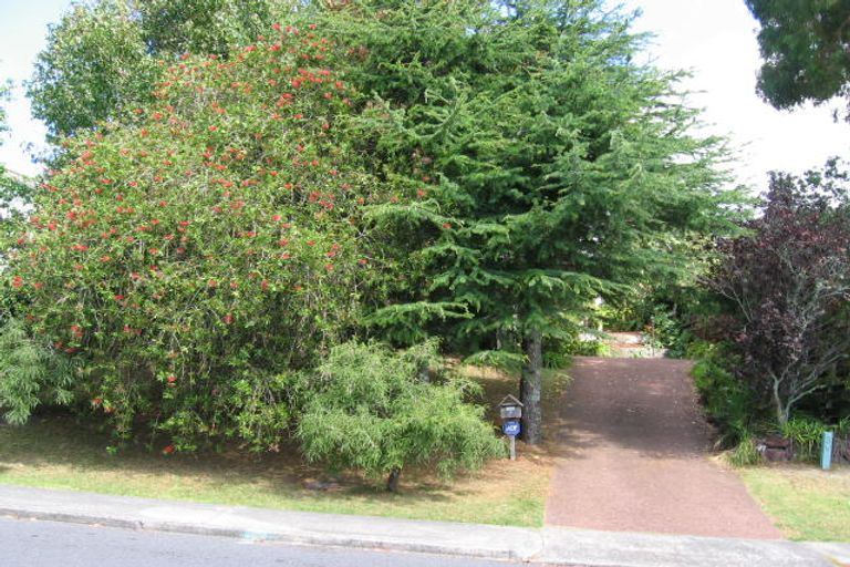 Photo of property in 6 Holt Avenue, Torbay, Auckland, 0630