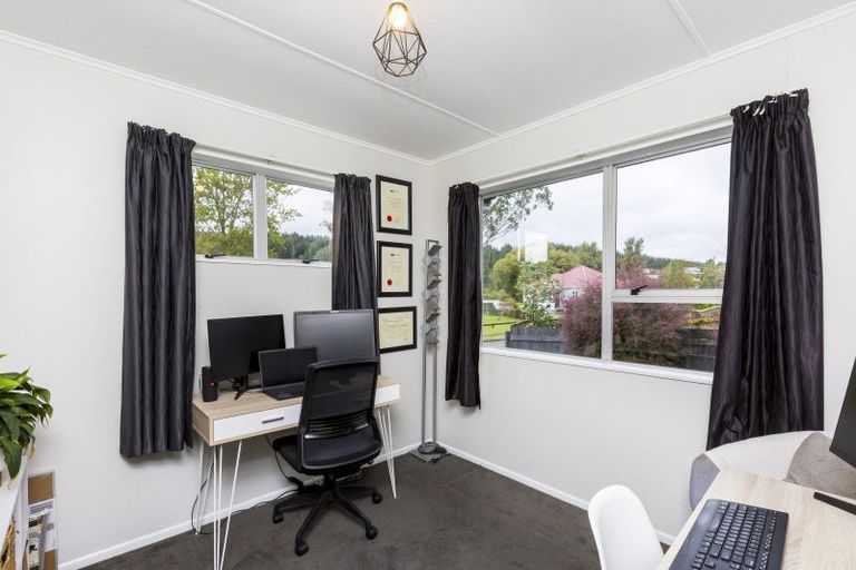 Photo of property in 63 Norana Road, Timberlea, Upper Hutt, 5018