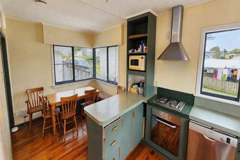 Photo of property in 30 Elizabeth Place, Ferndale, New Plymouth, 4310