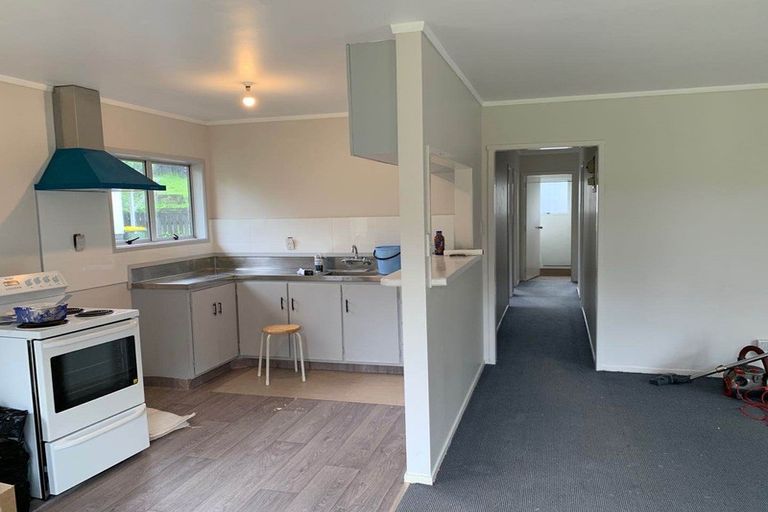 Photo of property in 2/25 Edgware Road, West Harbour, Auckland, 0618