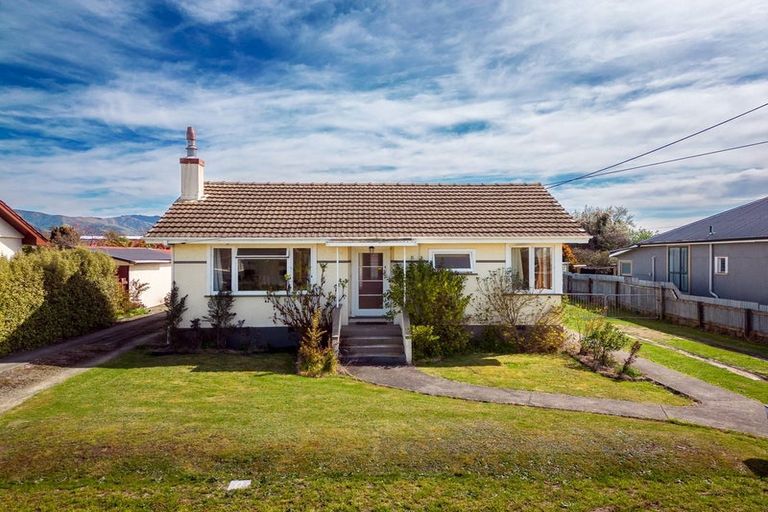 Photo of property in 4 Moorhouse Street, Waimate, 7924