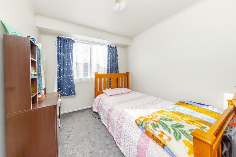 Photo of property in 1/12 Silver Creek Road, Weymouth, Auckland, 2103