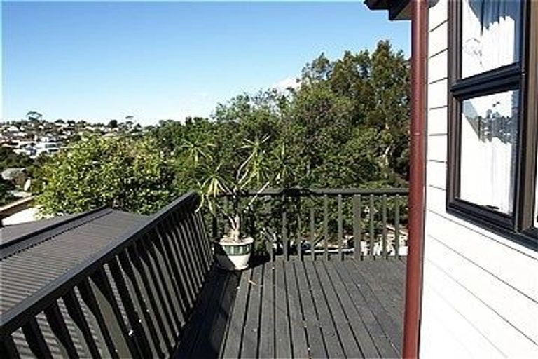 Photo of property in 33 Juniper Road, Sunnynook, Auckland, 0620
