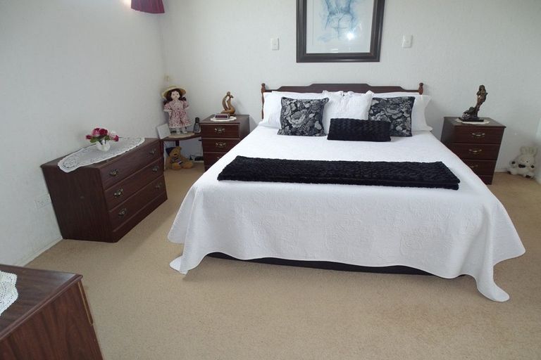 Photo of property in 1 Ohinemuri Place, Paeroa, 3600