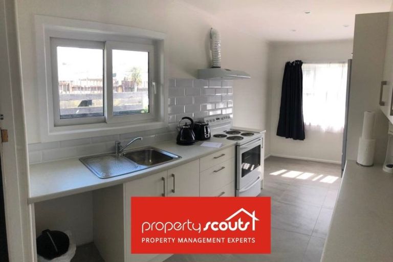 Photo of property in 1/70 Flanshaw Road, Te Atatu South, Auckland, 0610