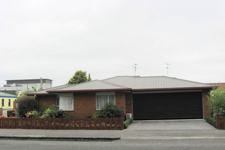 Photo of property in 241 Cameron Street, Ashburton, 7700