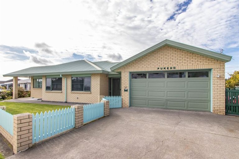 Photo of property in 23 Mahoe Street, Inglewood, 4330