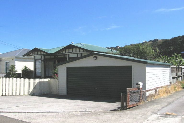 Photo of property in 140 Clyde Street, Island Bay, Wellington, 6023