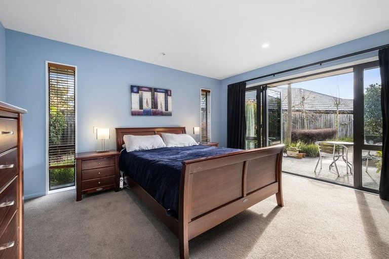 Photo of property in 17 Evergreen Place, Parklands, Christchurch, 8083