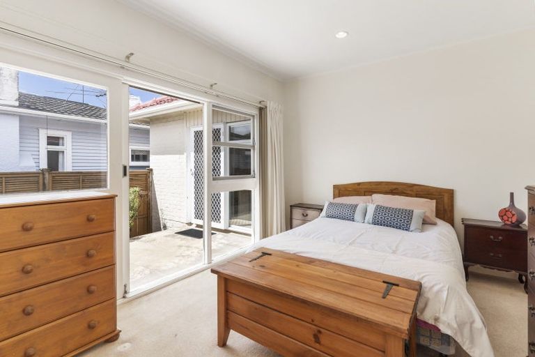 Photo of property in 1/137 Shakespeare Road, Milford, Auckland, 0620